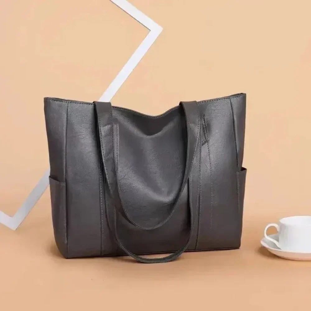Sofia™ | Minimalist luxurious shoulder bag in a soft design.