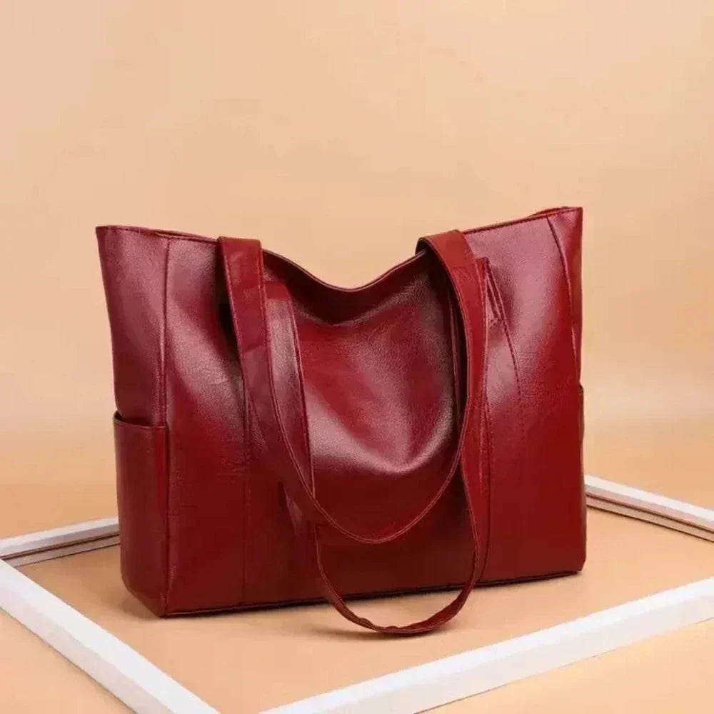 Sofia™ | Minimalist luxurious shoulder bag in a soft design.